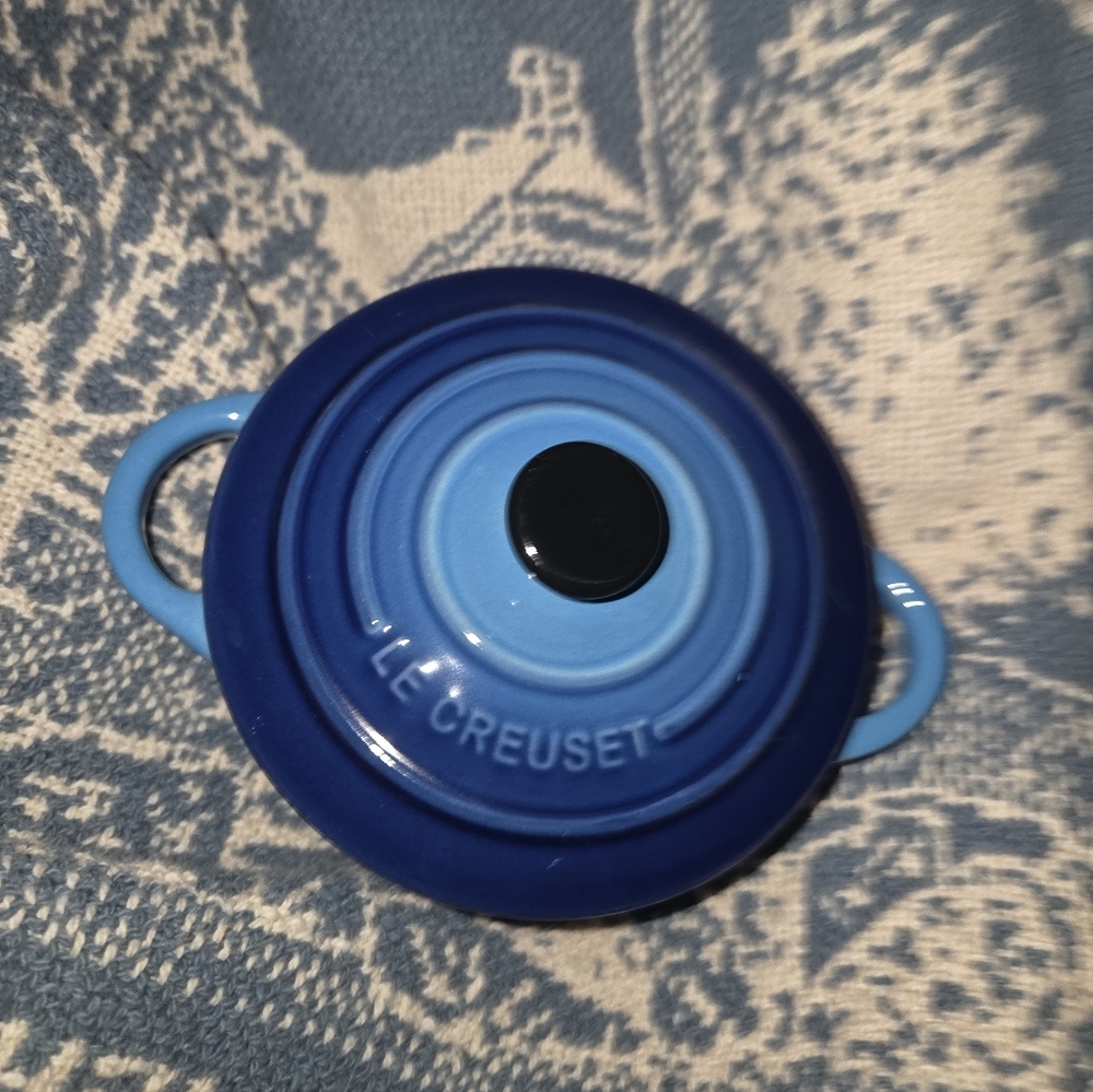 Le Creuset Stoneware Mini Cocotte 8 oz / 250ml Azure Blue NWT New Black Knob
